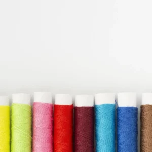 Como usar a linha de poliéster colorida na costura de sacaria?