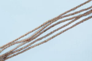 Entenda a diferença entre linha ser retorcida ou trançada