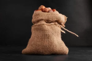 Como escolher a linha ideal para costurar saco de ráfia?